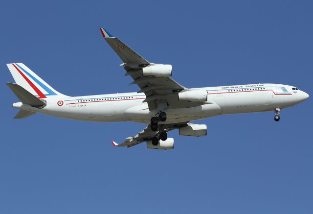 Airbus A340-200 (F-RAJA)