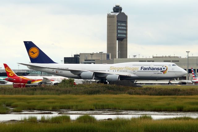 BOEING 747-8 (D-ABYI)