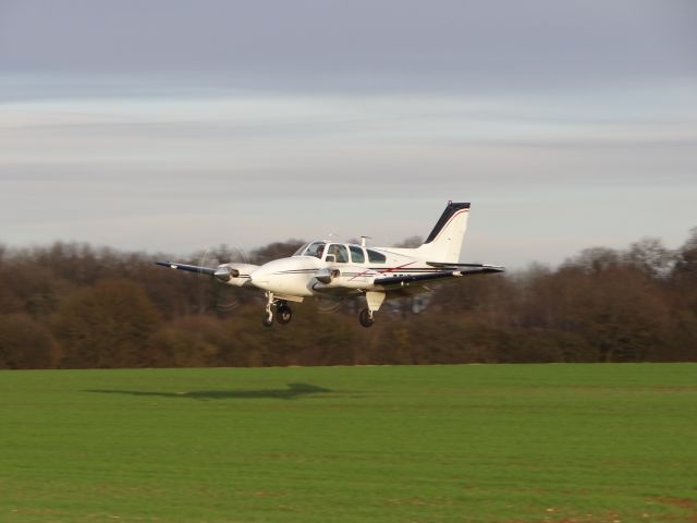 Beechcraft 55 Baron (G-BZIT)