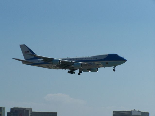 Boeing 747-200 (N28000)