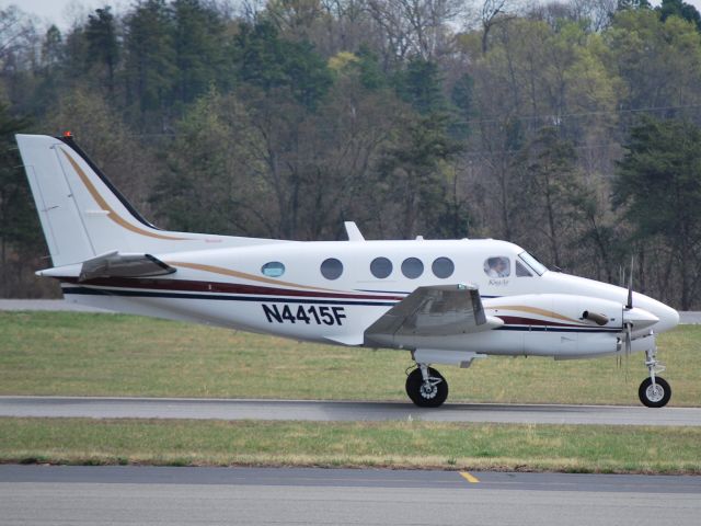 — — - DESIGNER PROGRAMS INC -  Taxiing to runway 2 - 3/22/11