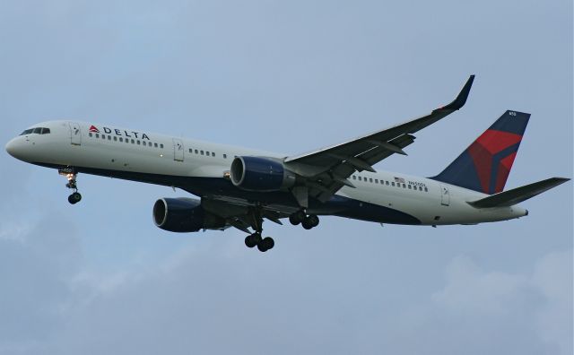 Boeing 757-200 (N650DL)