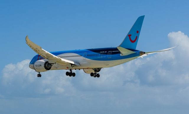 Boeing 787-8 (PH-TFK) - From the Gazebo at Sonesta Maho Beach Resort