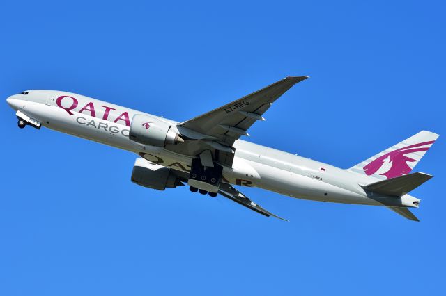 BOEING 777-200LR (A7-BFG) - Qatar Airways Cargo Boeing 777-FDZ departing YYC on June 3.