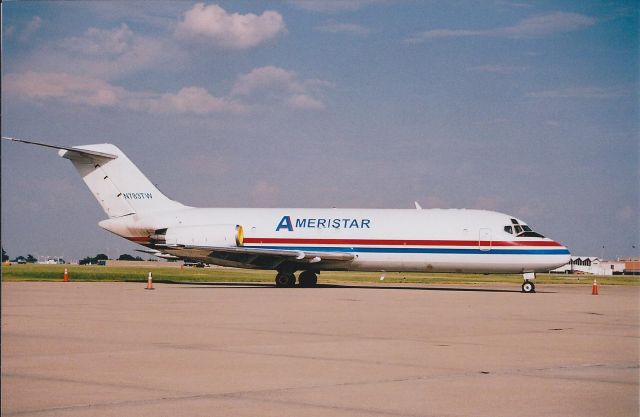 McDonnell Douglas DC-9-30 (N783TW)