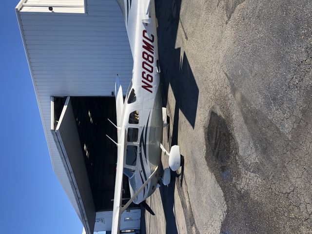 Cessna 206 Stationair (N608MC)