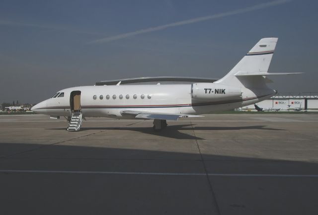 Dassault Falcon 900 (T7-NIK)