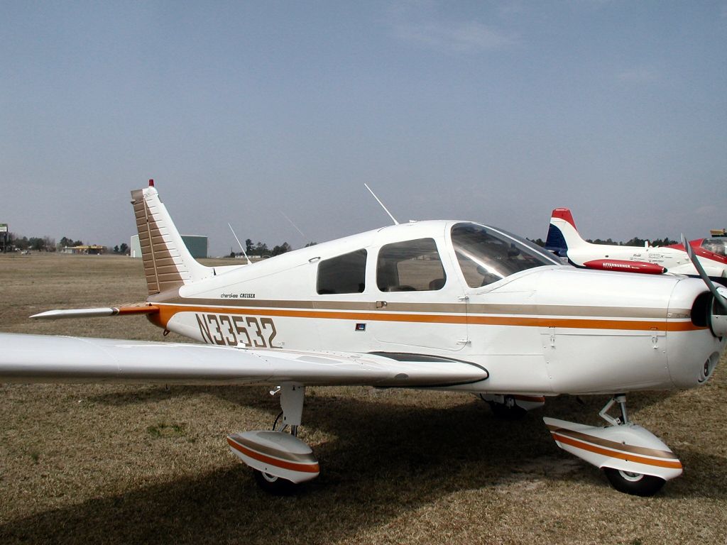 Piper Cherokee (N33532)