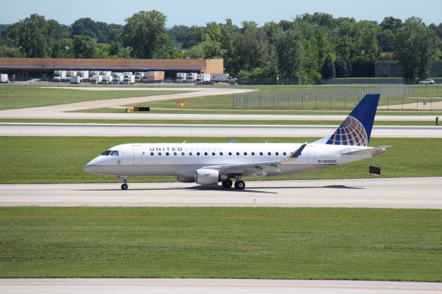 Embraer 175 (N89308) - N89308 as Flight 6321 from IAH (July 6th, 2018) 