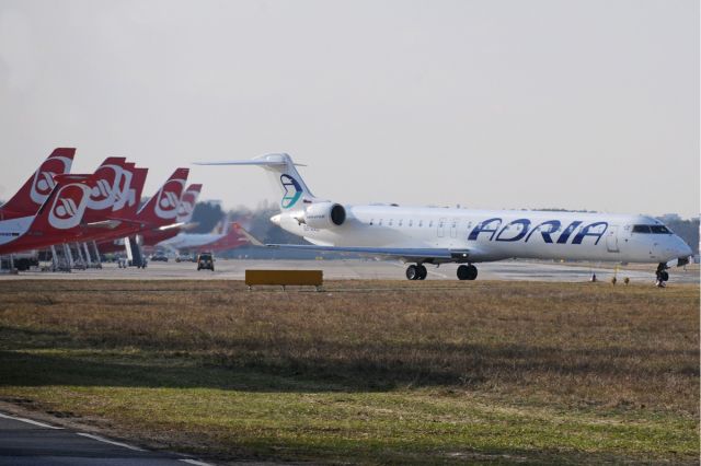 Canadair Regional Jet CRJ-900 (S5-AAU)