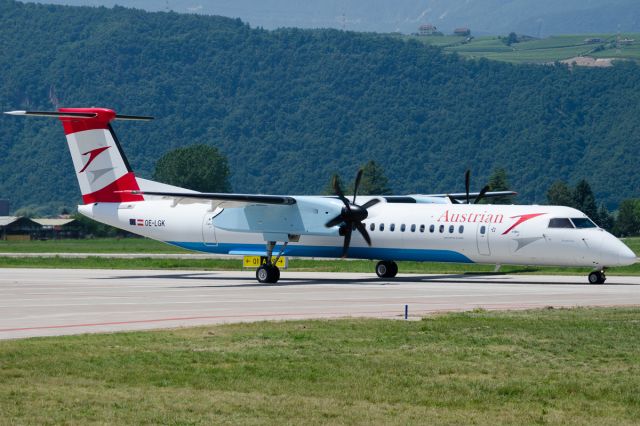 de Havilland Dash 8-400 (OE-LGK)