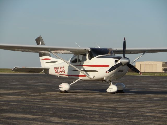 Cessna Skylane (N21413)