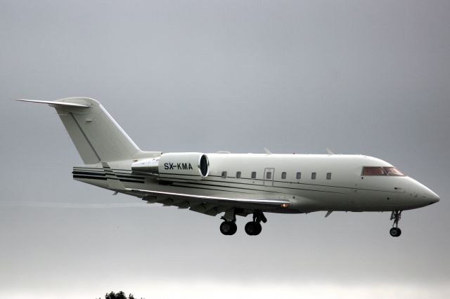 Canadair Challenger (SX-KMA) - On short finals for rwy 24 on 25-Sep-21 arriving from LFPB.