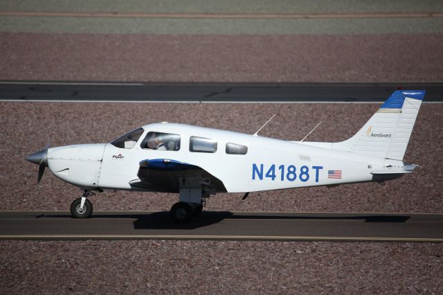 Piper Cherokee (N4188T)