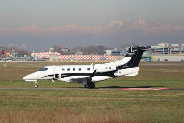 Embraer Phenom 300 (CS-DTQ)