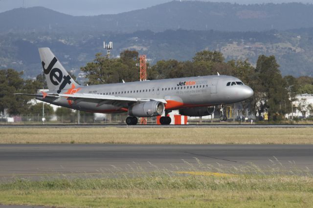 Airbus A320 (VH-VQV)