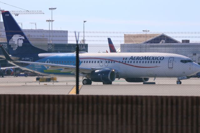 Boeing 737-800 (XA-ZAM)