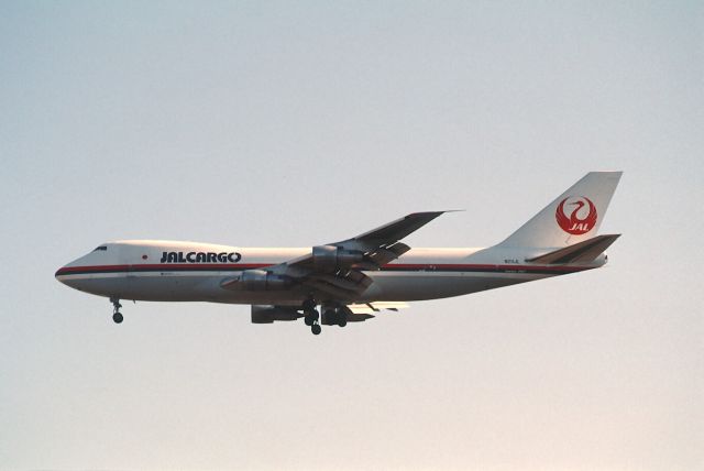Boeing 747-200 (N211JL) - Final Approach to Narita Intl Airport Rwy34 on 1989/03/19