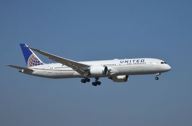 Boeing 787-9 Dreamliner (N27959) - Final approach to NRT Rwy16R. (2016/03/17)