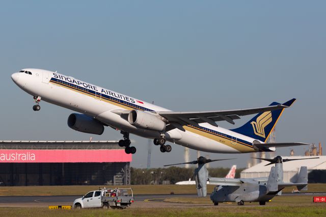 Airbus A330-300 (9V-STF) - SQ236/SIA236 to SIN Singapore, BNE/YBBN 05/07/2017