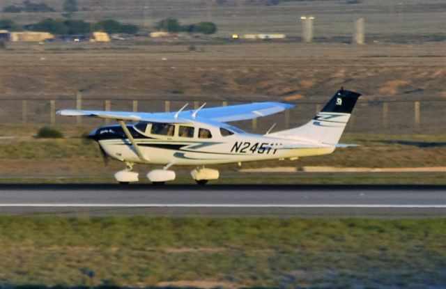 Cessna 206 Stationair (N2451Y)