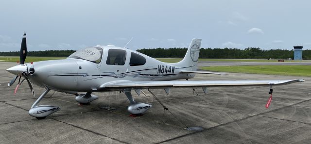 Cirrus SR-22 (N844W)