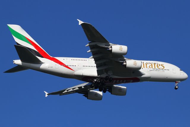 Airbus A380-800 (A6-EDZ)