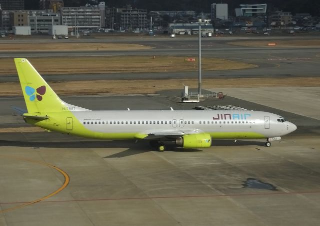 Boeing 737-800 (HL7557) - Taxing at Fukuoka (2017/12/31)