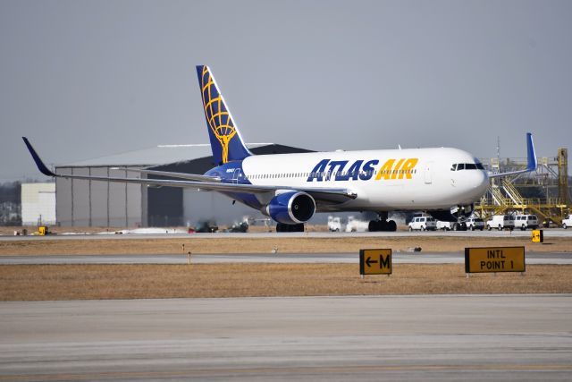 BOEING 767-300 (N664GT) - 02-21-22