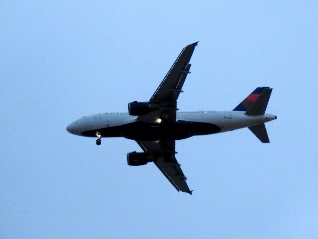 Airbus A319 (N357NB) - DAL818 FLL-LGA