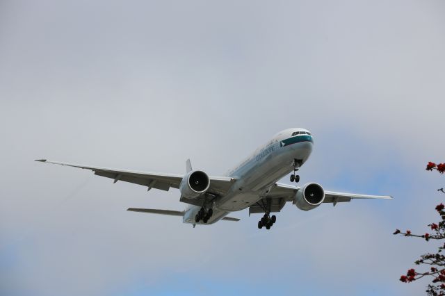 BOEING 777-300ER (B-KPW)