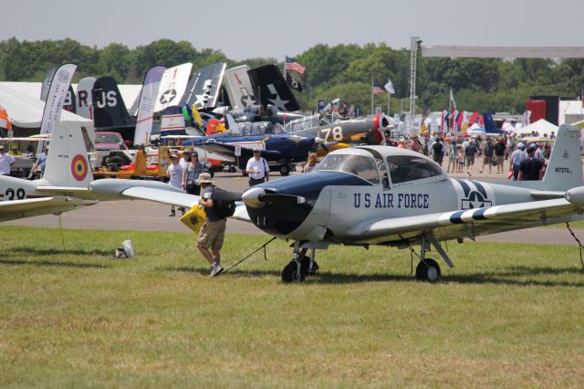 North American Navion (N727G)