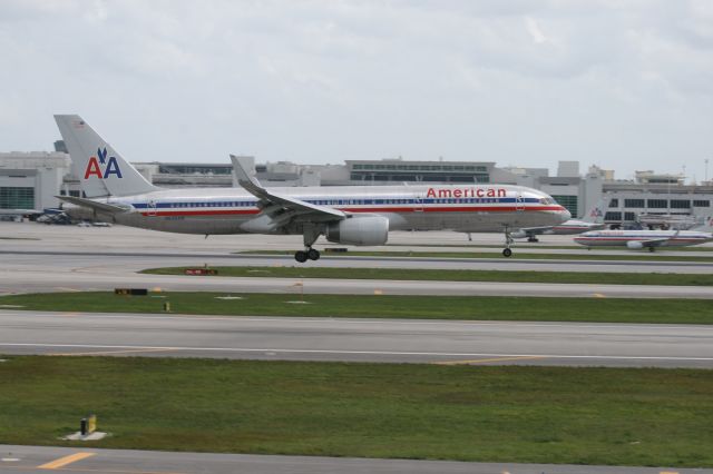 BOEING 767-300 (N636AM)