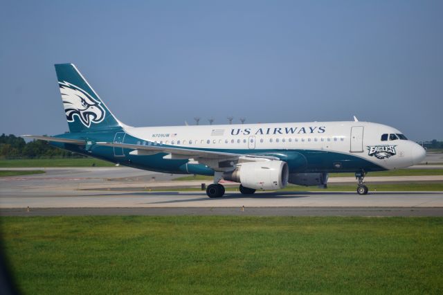 Airbus A319 (N709UW) - Taken on N127UW while taxiing to the gate at KCLT. 