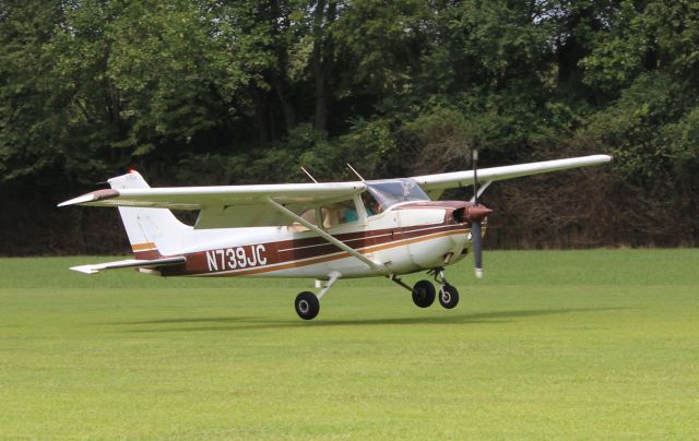 Cessna Skyhawk (N739JC) - A Cessna 172N Skyhawk landing at Moontown Airport in Brownsboro, AL - August 27, 2016