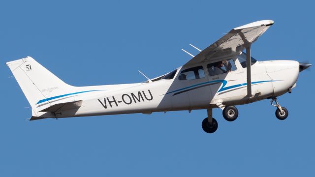 Cessna Skyhawk (VH-OMU)