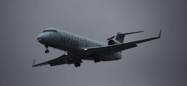 Canadair Regional Jet CRJ-200 (C-GOJA)