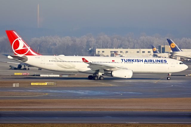 Airbus A330-300 (TC-LOE)