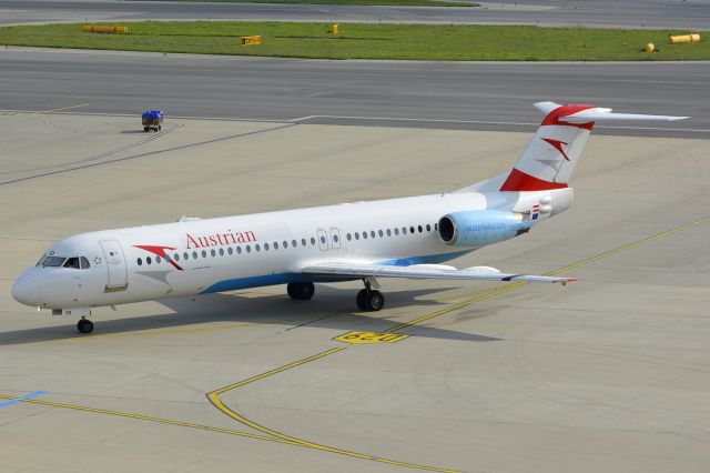 Fokker 100 (OE-LVD)