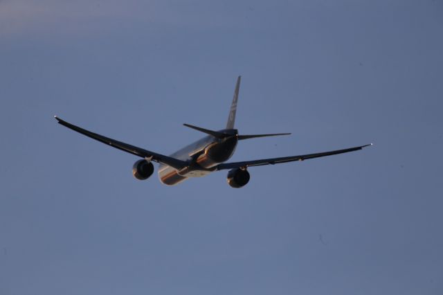 BOEING 777-300 (ZK-OKO)