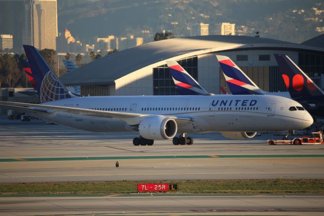 Boeing 787-9 Dreamliner (N26952)