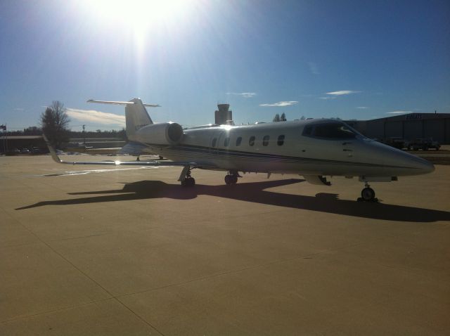 Learjet 60 (N375BW)