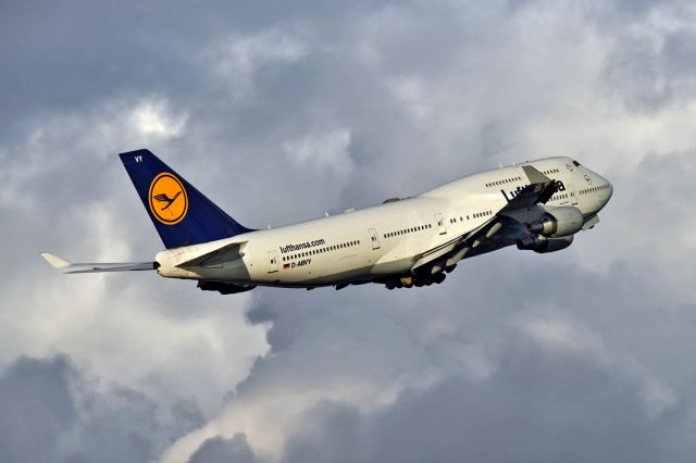 Boeing 747-400 (D-ABVY)