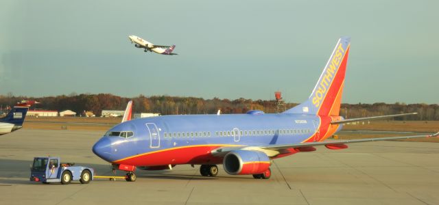 Boeing 737-700 (N728SW) - Heading to FLL