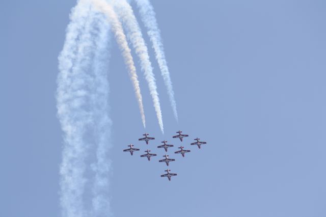 — — - Snowbirds over lake Ontario,Toronto,Sept02,2012