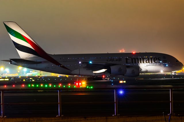 Airbus A380-800 (A6-EOB)