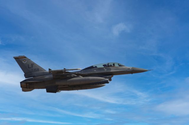 Lockheed F-16 Fighting Falcon —