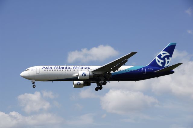 BOEING 767-300 (HS-AAC) - Final Approach to Narita Intl Airport Rwy16L on 2013/08/20