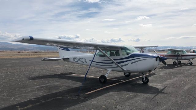 Cessna Skyhawk (N316CA) - N316CA In Hamilton MT