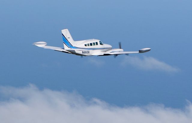 Cessna 402 (N660W) - Photo by George Riethof http://www.overnantucket.com